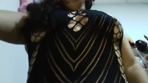 Snapshot of tuzusy chatting on 09-25-25, 04:38 tuzusy online show from 09-25-25, 04:38