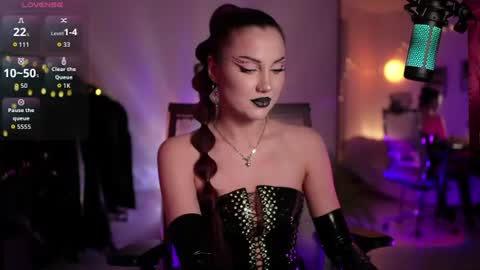Snapshot of tv_miss chatting on 06-15-26, 01:41 Miss Veth online show from 06-15-26, 01:41