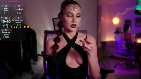 Snapshot of tv_miss chatting on 06-22-26, 03:25 Miss Veth online show from 06-22-26, 03:25