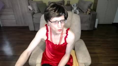 Snapshot of tvclementine chatting on 06-04-26, 07:58 Clementine online show from 06-04-26, 07:58