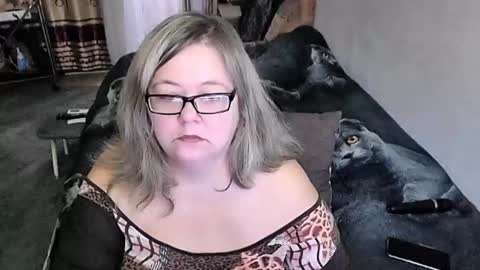 Lana online show from 10-17-25, 04:04