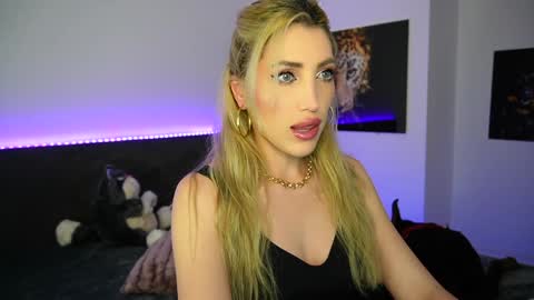 MayCarrey online show from 01-01-25, 07:21