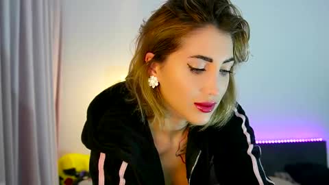 MayCarrey online show from 10-07-25, 09:50