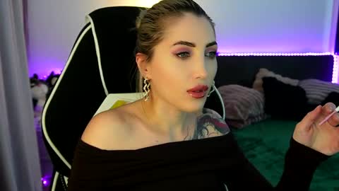 MayCarrey online show from 04-24-26, 09:06