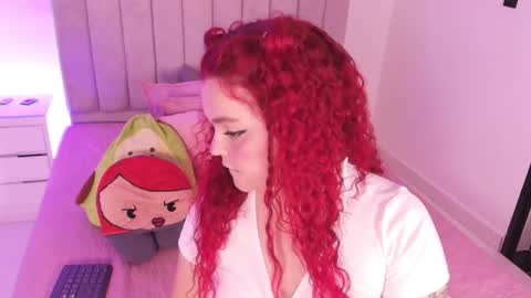 Snapshot of twiggy_sw chatting on 06-05-26, 06:52 Twiggy online show from 06-05-26, 06:52