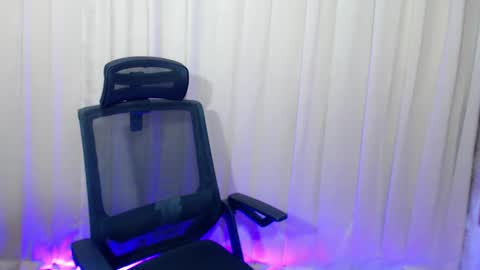 Snapshot of twink_clint chatting on 03-04-25, 05:13 twink_clint online show from 03-04-25, 05:13