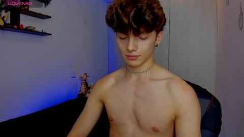 Snapshot of twink_dream__ chatting on 05-18-26, 04:07 jhony online show from 05-18-26, 04:07