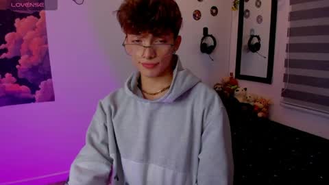 Snapshot of twink_dream__ chatting on 07-22-26, 03:20 jhony online show from 07-22-26, 03:20