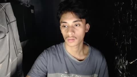 Snapshot of twink_hairyass69 chatting on 12-19-24, 01:51 Aladin online show from 12-19-24, 01:51