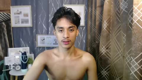Snapshot of twink_hairyass69 chatting on 12-29-24, 02:10 Aladin online show from 12-29-24, 02:10
