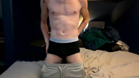 Snapshot of twinkerbell342 chatting on 07-26-26, 04:09 Hunter Twink online show from 07-26-26, 04:09