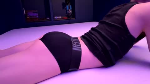Snapshot of twinkerbell342 chatting on 07-28-26, 03:35 Hunter Twink online show from 07-28-26, 03:35