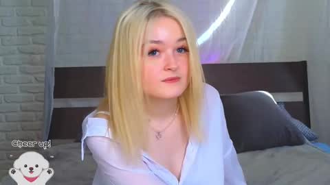 Snapshot of twinklefluff chatting on 03-07-25, 10:35 twinklefluff online show from 03-07-25, 10:35