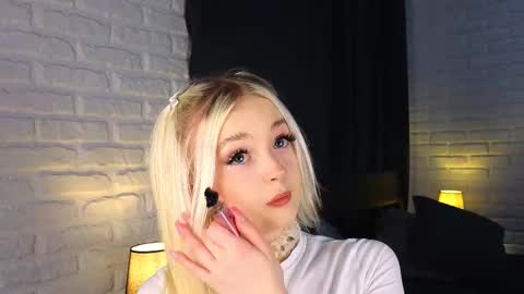 Snapshot of twinklefluff chatting on 10-03-25, 03:53 twinklefluff online show from 10-03-25, 03:53