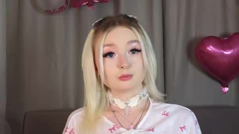 twinklefluff online show from 12-03-25, 04:16