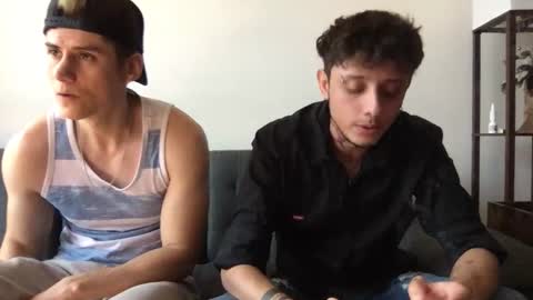 Snapshot of twinksguys360 chatting on 10-24-25, 06:15 Derrick online show from 10-24-25, 06:15