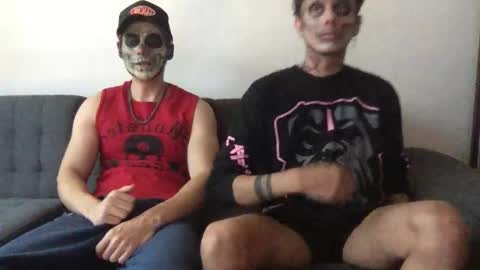 Snapshot of twinksguys360 chatting on 10-27-25, 05:06 Derrick online show from 10-27-25, 05:06