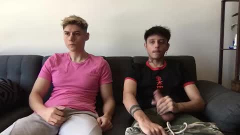 Snapshot of twinksguys360 chatting on 11-06-25, 06:20 Derrick online show from 11-06-25, 06:20