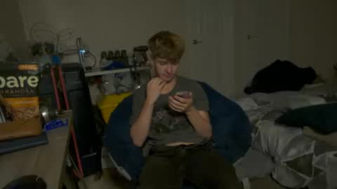 shytwink online show from 10-04-25, 01:53