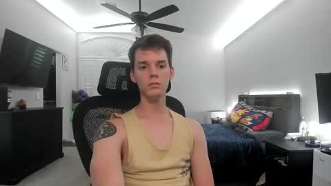 Snapshot of twinkvibez chatting on 05-19-26, 06:14 OnlyOwen online show from 05-19-26, 06:14