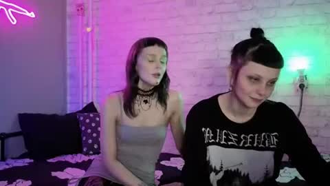 Snapshot of twins_terror chatting on 06-16-26, 06:21 Sin and Skin online show from 06-16-26, 06:21