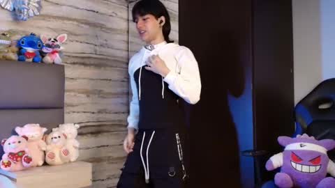 twinslovers_ online show from 02-11-26, 04:17