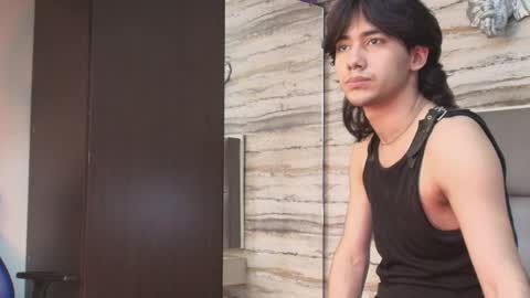 twinslovers_ online show from 05-12-26, 03:58