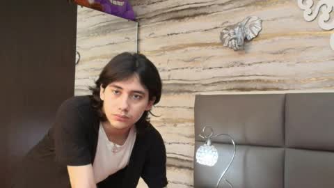 twinslovers_ online show from 05-17-26, 04:10