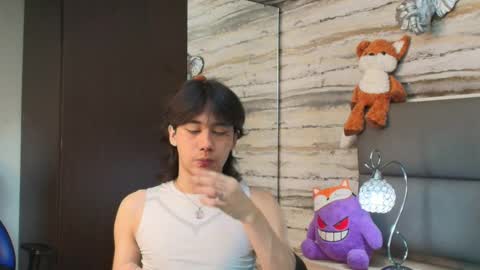 twinslovers_ online show from 05-18-26, 04:07