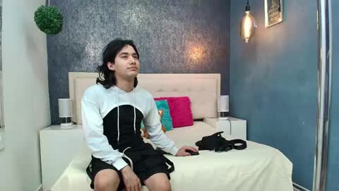 twinslovers_ online show from 05-31-26, 04:09