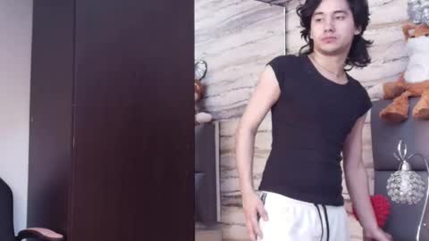 twinslovers_ online show from 06-02-26, 03:52