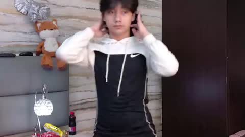 twinslovers_ online show from 06-12-26, 04:55
