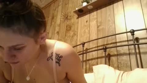 Snapshot of twizzler_twizzle chatting on 11-24-25, 09:36 twizzler_twizzle online show from 11-24-25, 09:36