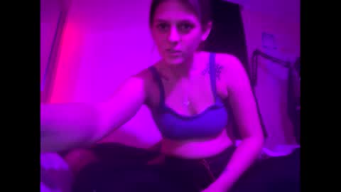 twizzler_twizzle online show from 02-18-26, 06:59