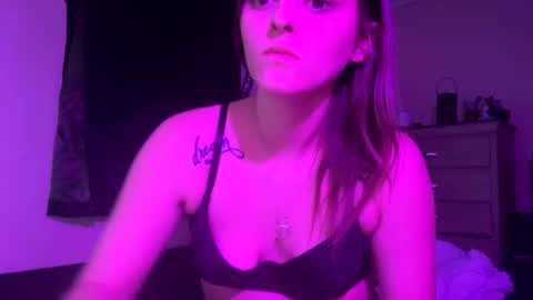 twizzler_twizzle online show from 02-22-26, 03:29