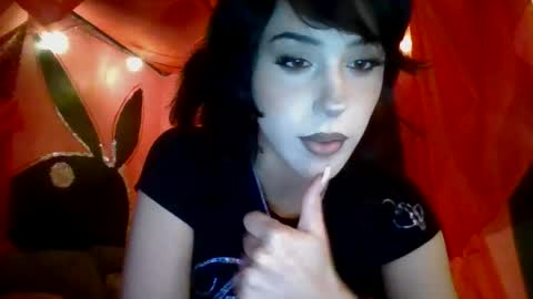 Snapshot of twizzytoxic22 chatting on 06-22-26, 04:31 twizzytoxic22 online show from 06-22-26, 04:31