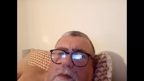 twohats2810 online show from 12-05-25, 06:59