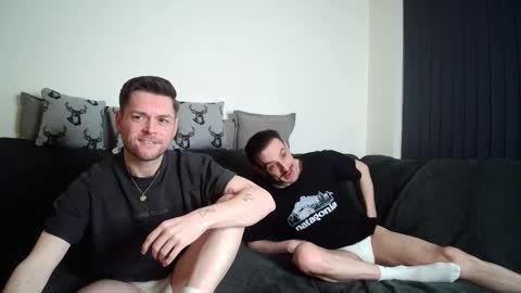 Snapshot of twotwinkhusbands chatting on 02-14-26, 10:39 RyanRowan online show from 02-14-26, 10:39