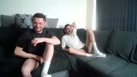 Snapshot of twotwinkhusbands chatting on 04-24-26, 06:32 RyanRowan online show from 04-24-26, 06:32