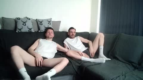 Snapshot of twotwinkhusbands chatting on 04-29-26, 05:52 RyanRowan online show from 04-29-26, 05:52