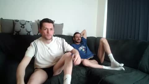 Snapshot of twotwinkhusbands chatting on 05-15-26, 06:04 RyanRowan online show from 05-15-26, 06:04