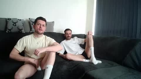 Snapshot of twotwinkhusbands chatting on 05-17-26, 05:42 RyanRowan online show from 05-17-26, 05:42