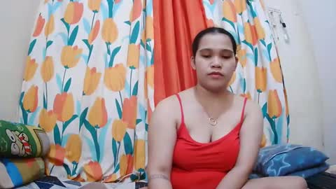 Snapshot of twowetcuties chatting on 01-22-25, 08:29 Lyn and lea online show from 01-22-25, 08:29