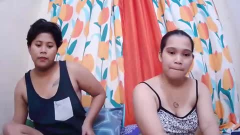 Snapshot of twowetcuties chatting on 01-29-25, 05:30 Lyn and lea online show from 01-29-25, 05:30