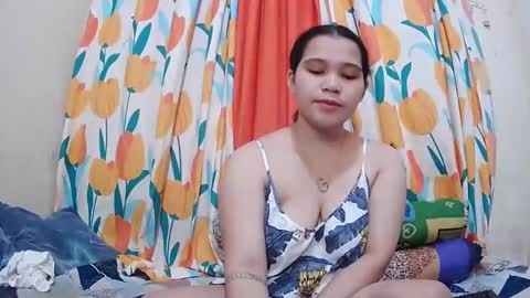 Snapshot of twowetcuties chatting on 02-01-25, 02:58 Lyn and lea online show from 02-01-25, 02:58