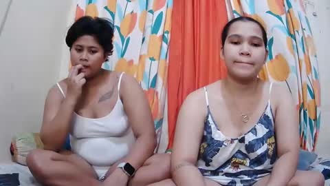 Snapshot of twowetcuties chatting on 02-01-25, 09:00 Lyn and lea online show from 02-01-25, 09:00