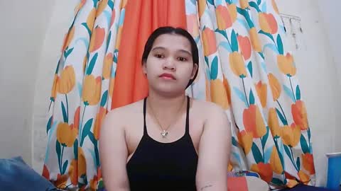 Snapshot of twowetcuties chatting on 02-09-25, 11:25 Lyn and lea online show from 02-09-25, 11:25