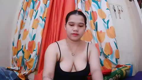 Snapshot of twowetcuties chatting on 02-15-25, 11:25 Lyn and lea online show from 02-15-25, 11:25