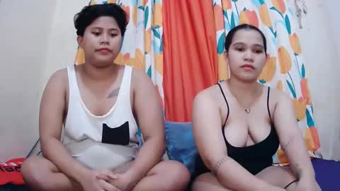 Snapshot of twowetcuties chatting on 02-16-25, 08:43 Lyn and lea online show from 02-16-25, 08:43