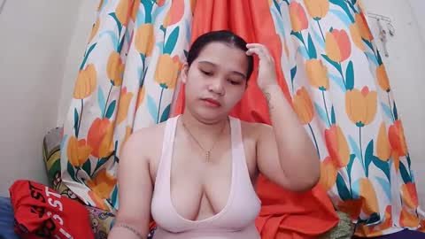 Snapshot of twowetcuties chatting on 02-16-25, 11:26 Lyn and lea online show from 02-16-25, 11:26